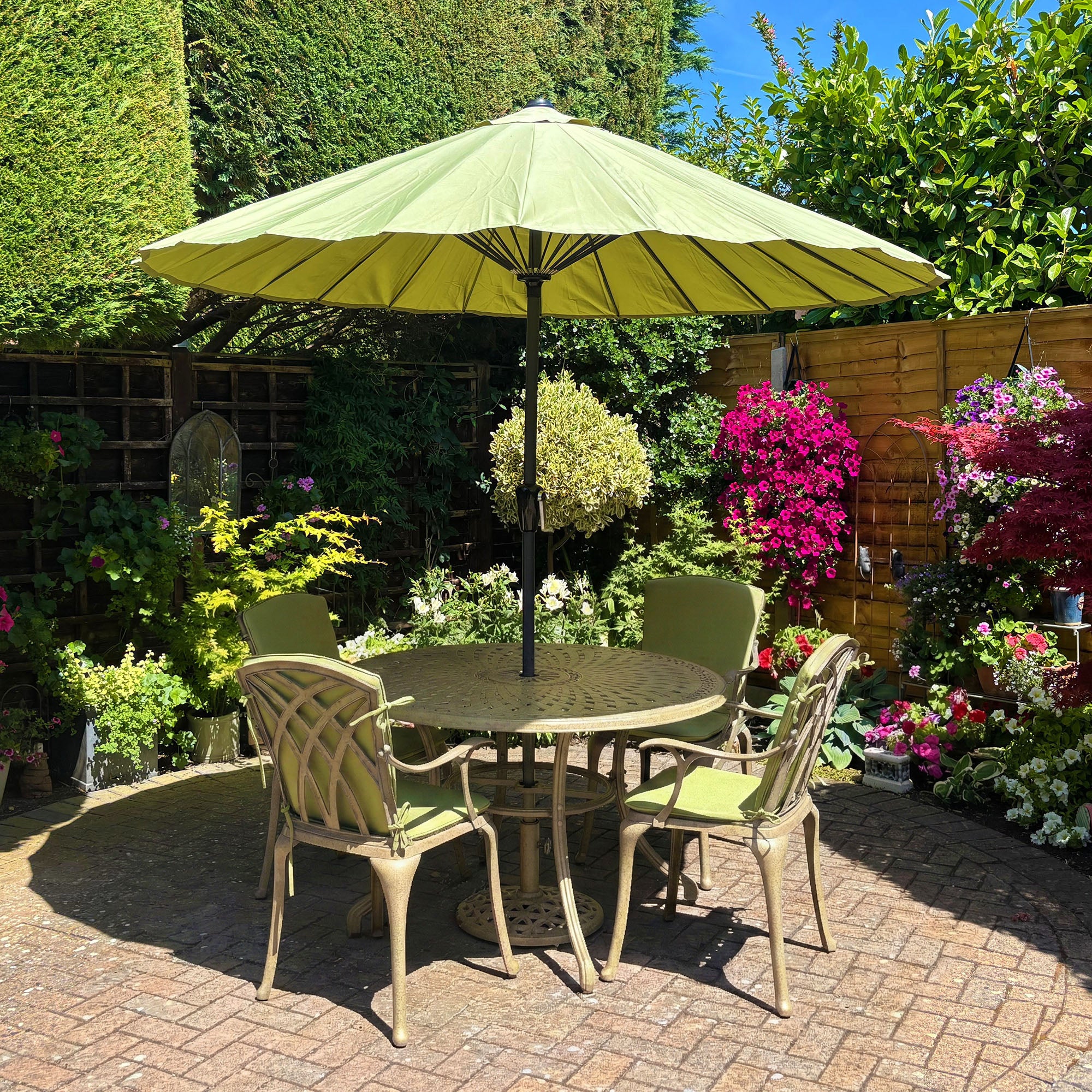 Alice tuintafel (4 persoons set) Zandsteen