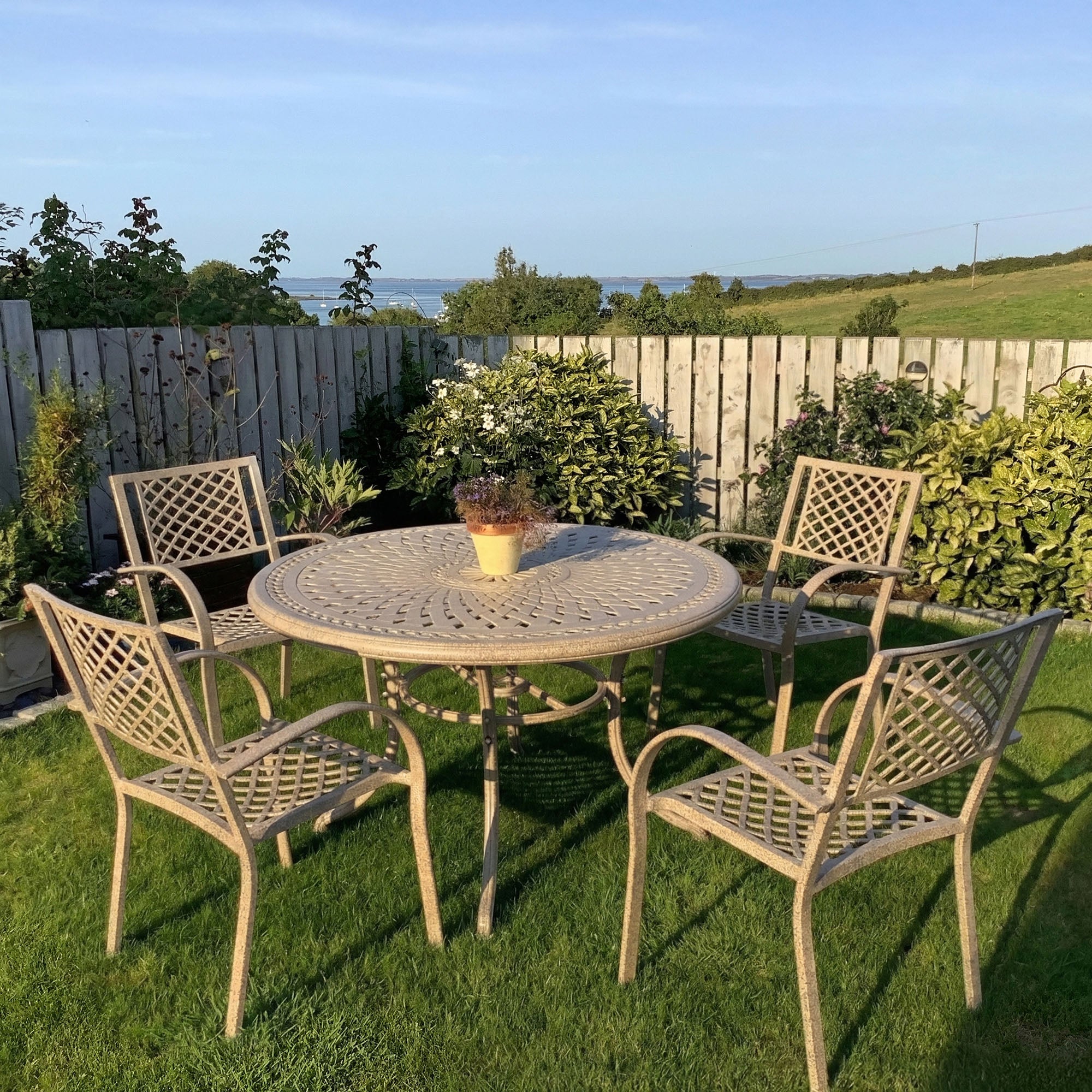 Alice tuintafel (4 persoons set) Zandsteen