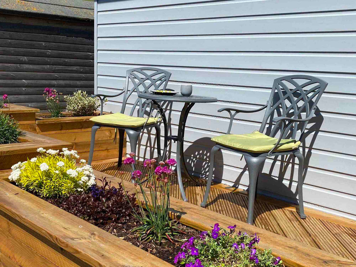 Notre mobilier de jardin en métal endommagera-t-il les terrasses en bois et en matériau composite ?