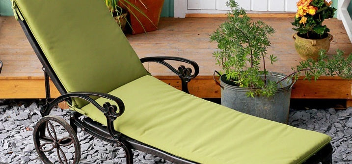 Gibt es Gartenmöbelsets mit Bezügen und sind die wirklich notwendig?