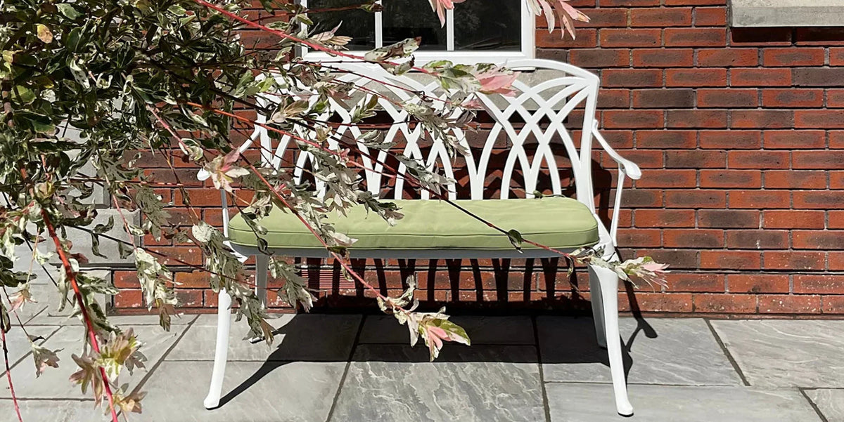 Bancs de jardin, ensembles bistro et bien plus encore, prêts pour le printemps et l’été 2026