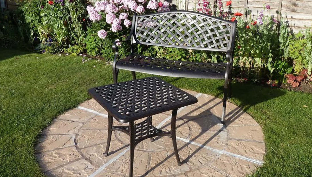 une table de jardin