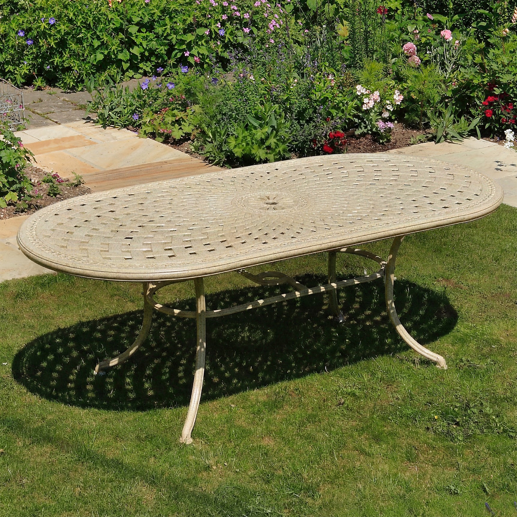 CATHERINE 210x105cm Ovaale Tuintafel van Aluminium