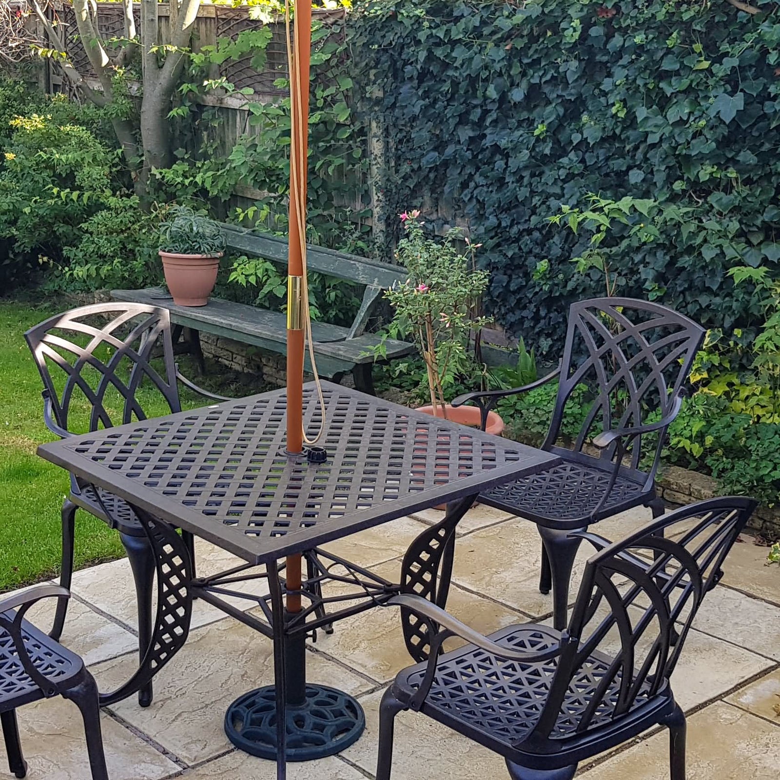 Lucy Tuintafel (4 Persoons Set)
