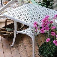 Voorvertoning: White_Sandra_Side_Table_Cast_Aluminium_Garden_Furniture_2